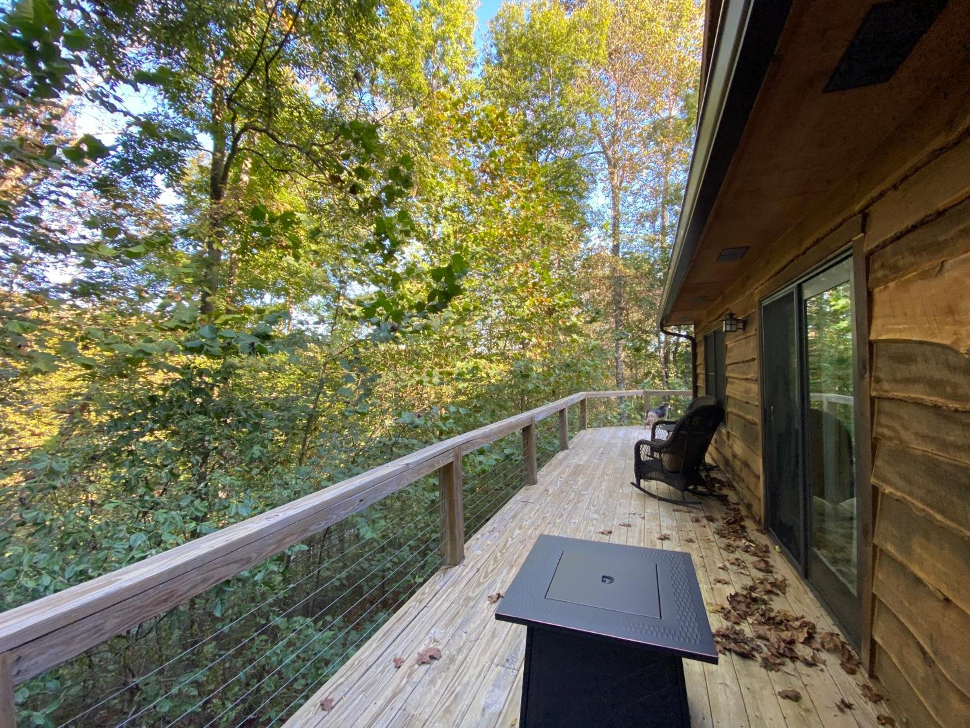 The Treehouse At The Rustic Retreat Hotell Nashville Eksteriør bilde